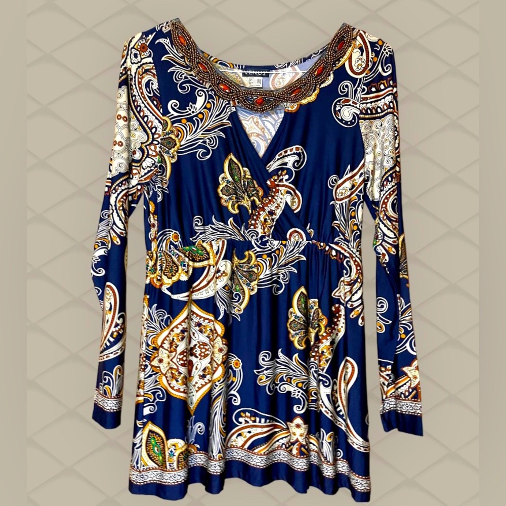 Venus decorative jeweled neckline top. (Size M)